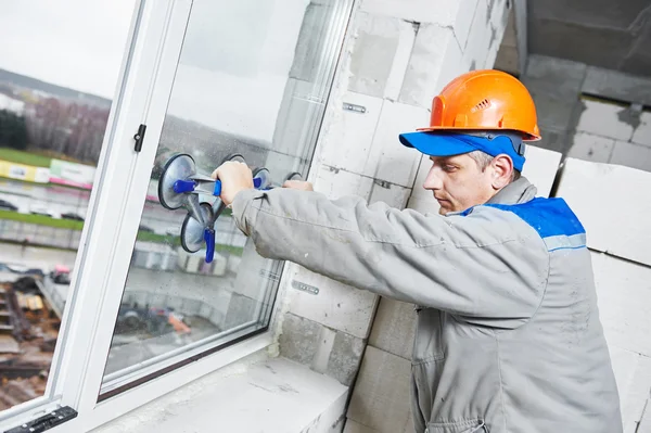 Instalación de ventanas o acristalamiento — Foto de Stock