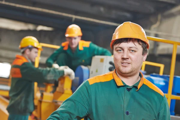 Retrato industrial do trabalhador da fábrica — Fotografia de Stock