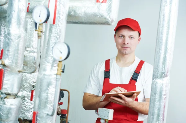 Überprüfung der Heizungsanlage — Stockfoto