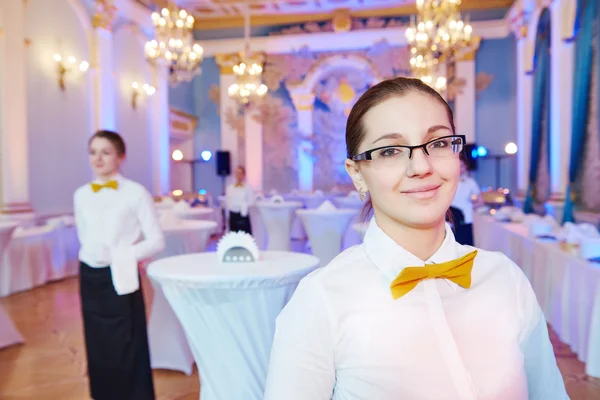 Waitress woman in restaurant — Stock Photo, Image