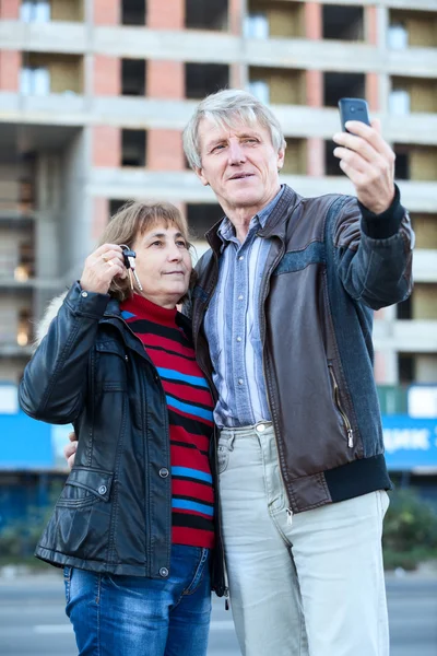 Homme Femme Race Blanche Mûr Faisant Des Choix Avec Clé — Photo