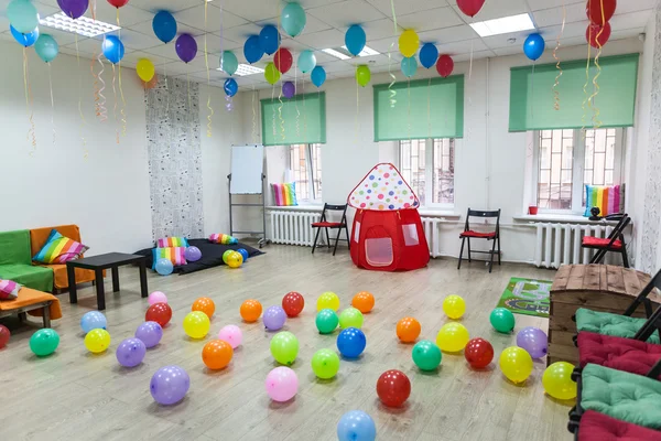 Quarto Infantil Decorado Com Balões Prontos Para Férias — Fotografia de Stock