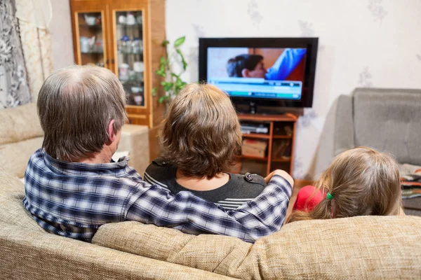 Caucasian Father Mother Daughter Sitting Couch Watching Set — Stock Photo, Image