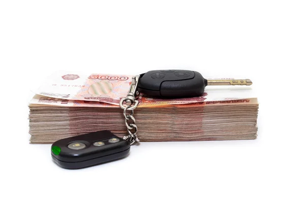 Chave Carro Com Alarme Colocando Pilha Dinheiro Dinheiro Fundo Branco — Fotografia de Stock