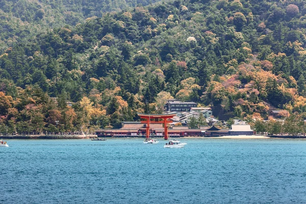 Kutsal Shinto Torii Kapısı Itsukushima Tapınağı Japonya Ile Miyajima Adasının — Stok fotoğraf