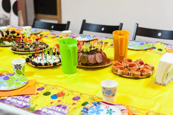 Mesa Férias Com Lanches Aniversário Crianças Festa Ninguém — Fotografia de Stock