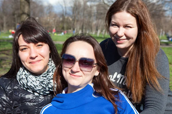 Drie Mooie Vriendinnen Samen — Stockfoto