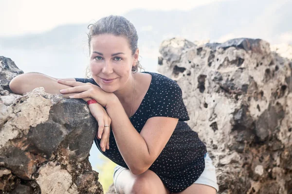 Young Caucasian Woman Portrait Sitting Ancient Fortress Wall Looking Camera — Stock Photo, Image