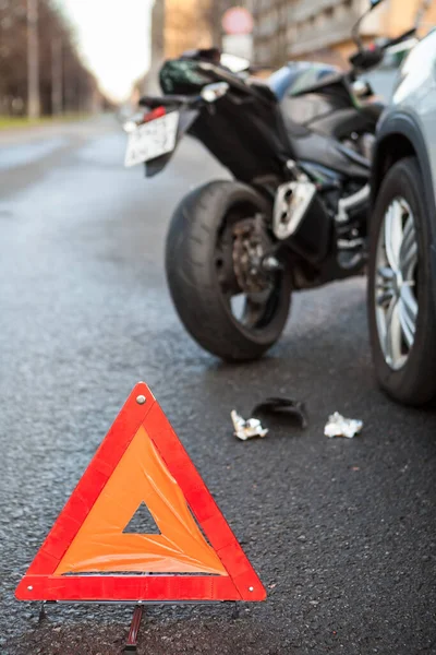 Señal Triángulo Carretera Emergencia Está Asfalto Accidente Tráfico Con Coche — Foto de Stock