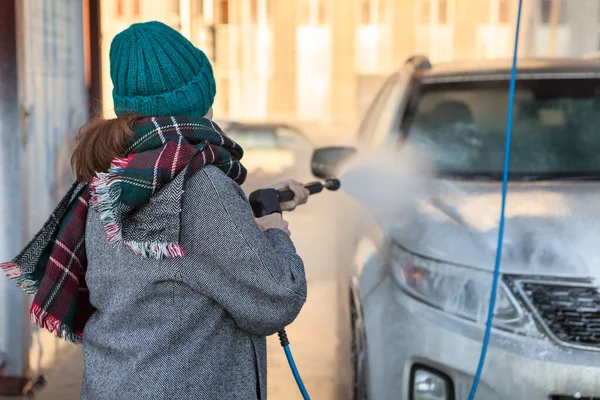 Young Woman Self Service Car Wash Rear View Winter Season — Stock Photo, Image