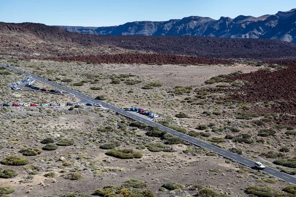 山の谷のアスファルト高速道路 空中ビュー 21ルートはTeide Cable車に曲がります テネリフェ島 カナリア スペイン ヨーロッパ — ストック写真