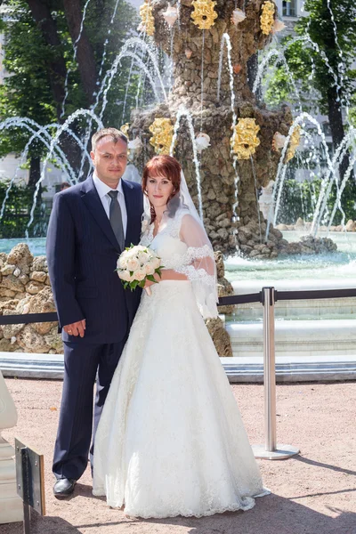 Caucasian wedding couple — Stock Photo, Image