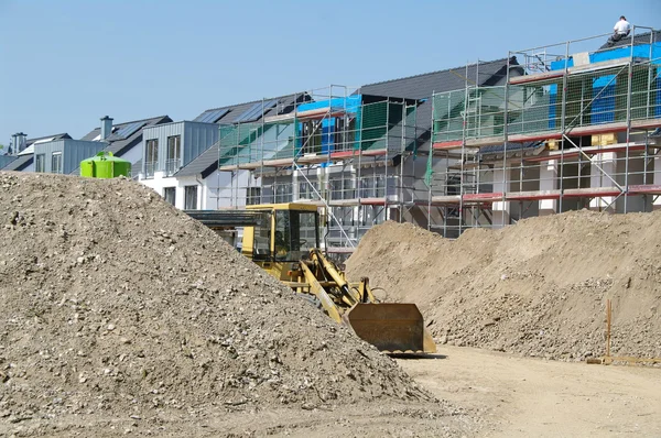 Construction site of cottages in the city — Stock Photo, Image
