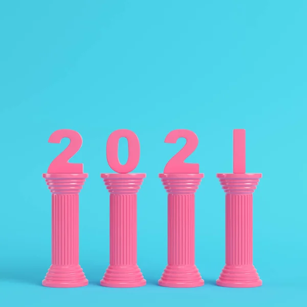 Pink 2021 Angka Pada Kolom Kuno Dengan Latar Belakang Biru — Stok Foto