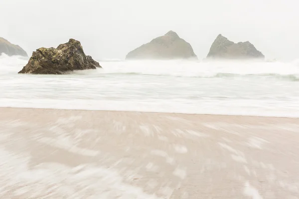 Verschwommene Wellen am Meer — Stockfoto