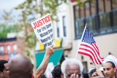 New york, Amerika Birleşik Devletleri - Ağustos 23, 2014: binlerce Mart staten Island eric garner ölüm nypd polisleri tarafından protesto etmek için.
