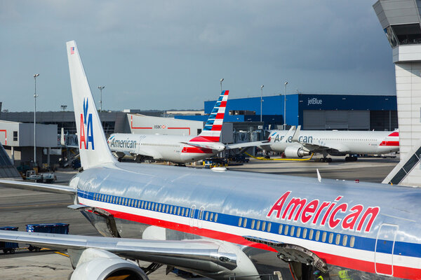 НЬЮ-ЙОРК, США - 10 сентября 2014 года: American Airlines Boeing 767
