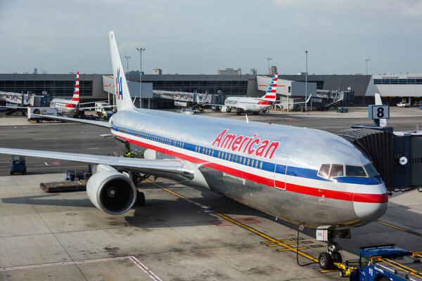 НЬЮ-ЙОРК, США - 10 сентября 2014 года: American Airlines Boeing 767
