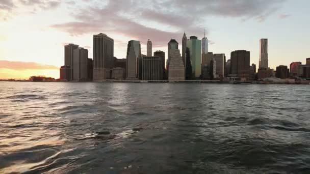 New York bij zonsondergang — Stockvideo