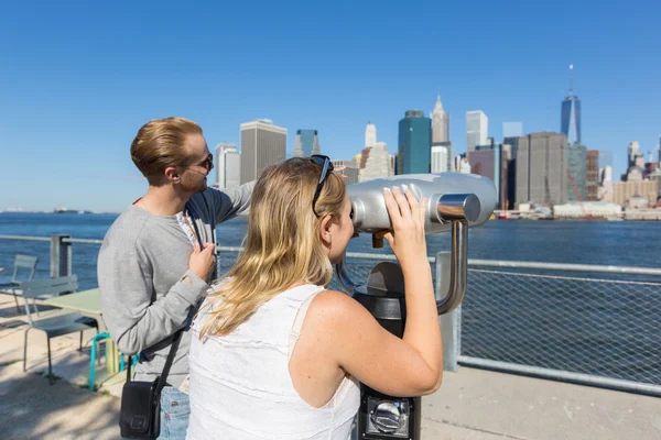 Bezoek aan new york (echt) paar — Stockfoto