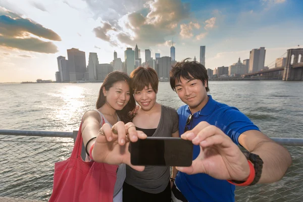 Selfie new York'ta alarak turist — Stok fotoğraf