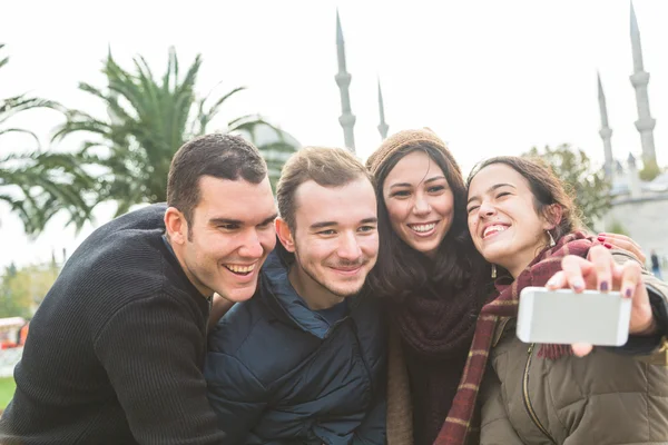 Török baráti, figyelembe véve az isztambuli Selfie — Stock Fotó