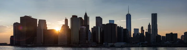 New York Downtown Skyline al tramonto — Foto Stock