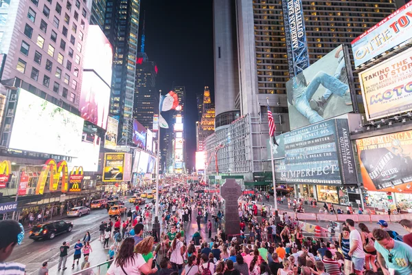 New York, ABD - 4 Eylül 2014: Times Square kurulmasını kalabalık — Stok fotoğraf