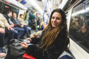 Londra tüp güzel genç kadın
