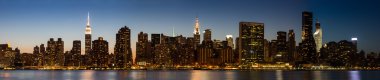 New york skyline alacakaranlıkta
