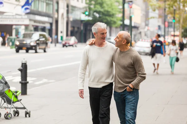 Gay Couple Walking in New York — Stock Photo, Image
