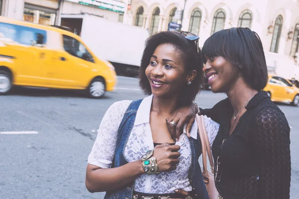 Two Beautiful Black Woman in New York — Stock Photo, Image