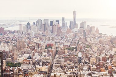Bulutlu bir günde New York havadan görünümü
