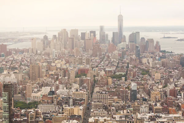 Bulutlu bir günde New York havadan görünümü — Stok fotoğraf