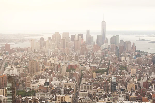 Bulutlu bir günde New York havadan görünümü — Stok fotoğraf