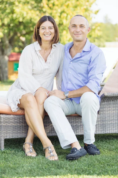 Smiling Mature Couple Outdoor — Stock Photo, Image