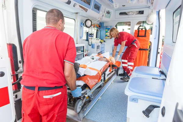 Ratownicy pierwszej pomocy — Zdjęcie stockowe