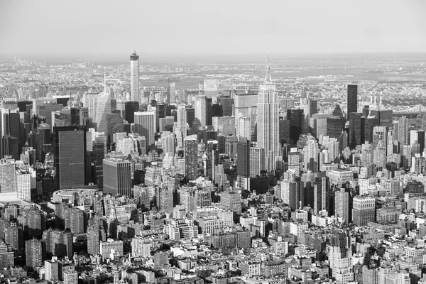 Luchtfoto van het New York van helikopter, Cityscape en wolkenkrabbers — Stockfoto