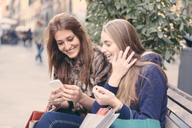 Kadın Smartphone arıyor