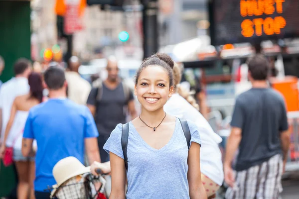 Young Woman in City — Stock Photo, Image