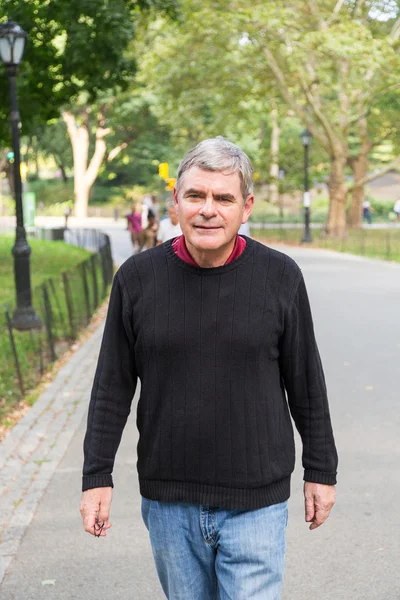 Senior Man at Park — Stock Photo, Image