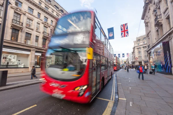 Beroemde dubbeldekker rode Bus — Stockfoto