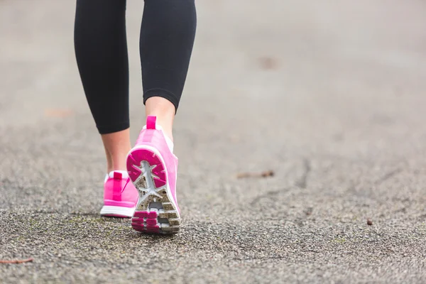 Laufschuhe für Frauen — Stockfoto