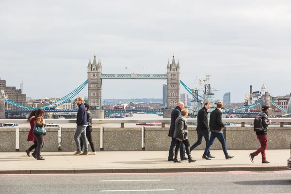 London, Storbritannien - 22 mars 2015: människor, de flesta av vilka t — Stockfoto