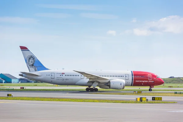 Norwegian airlines Boeing 787 Dreamliner at Copenhagen CPH airpo — Stock Photo, Image