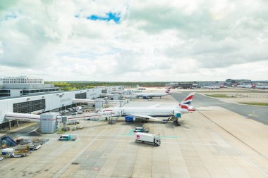 British Airways Boeing 777 Londra Gatwick Havalimanı'nda