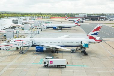 British Airways Boeing 777 Londra Gatwick Havalimanı'nda