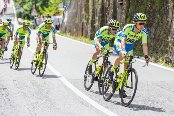 Team saxo bastkoff führt die Gruppe an — Stockfoto