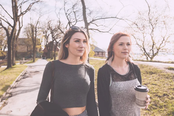 Nordic girls walking at park in Oslo — Stock Photo, Image