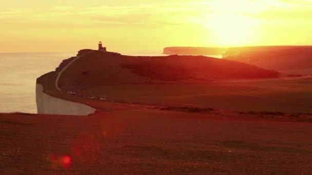 Panoramablick auf die Klippen der sieben Schwestern bei Sonnenuntergang — Stockvideo